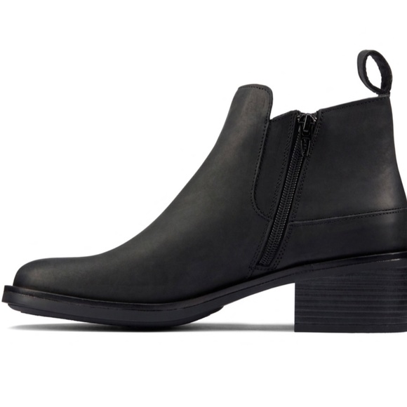 Clarks Memi Zip Bootie - Picture 4 of 6